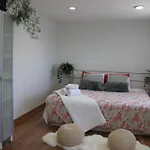 Nature Retreat On The Don River And Trail, 2 King Bdrm Unit, Free Parking, Private Entry