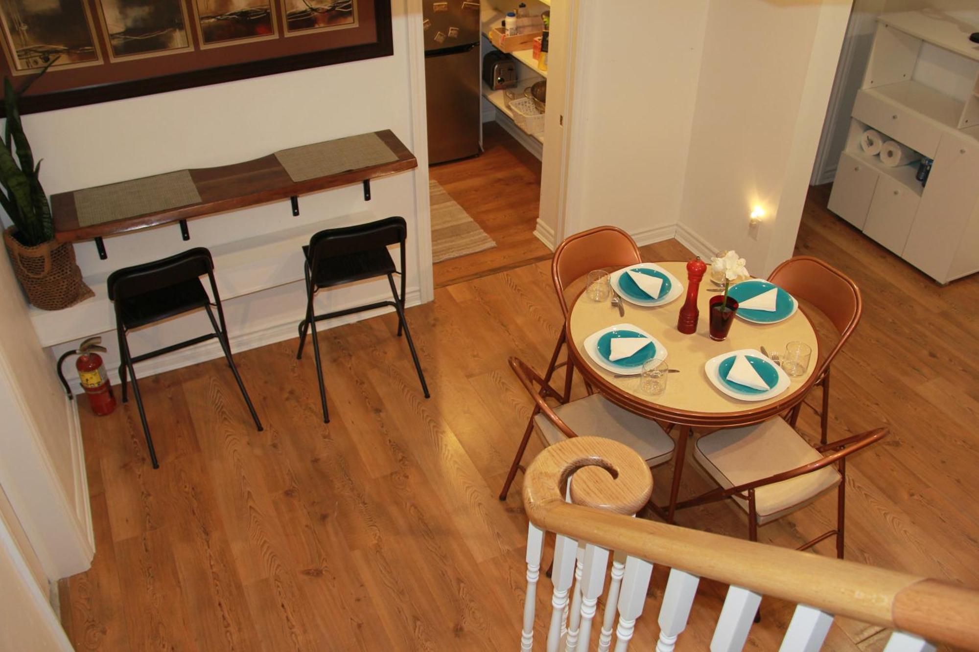 Nature Retreat On The Don River And Trail, 2 King Bdrm Unit, Free Parking, Private Entry * Toronto