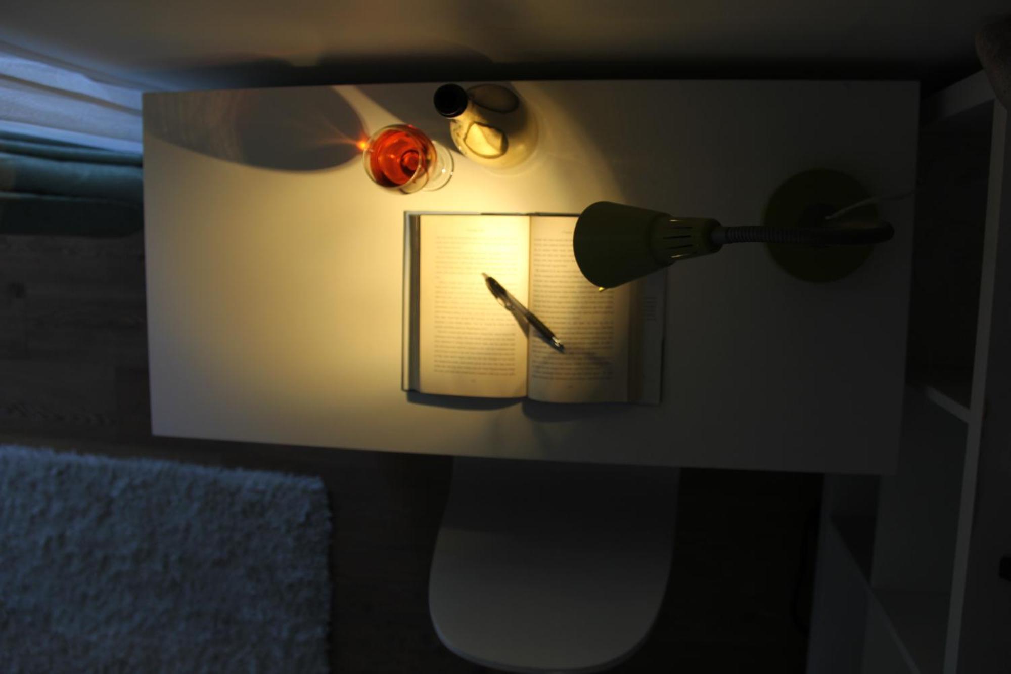 Apartment Nature Retreat On The Don River And Trail, 2 King Bdrm Unit, Free Parking, Private Entry
